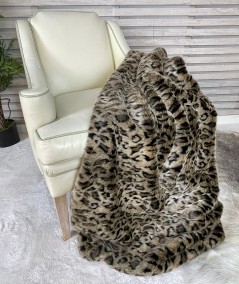 Luxury Leopard print faux fur throw