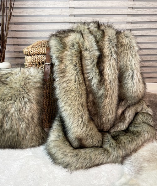 Luxury long haired fake fur blanket or bedspread