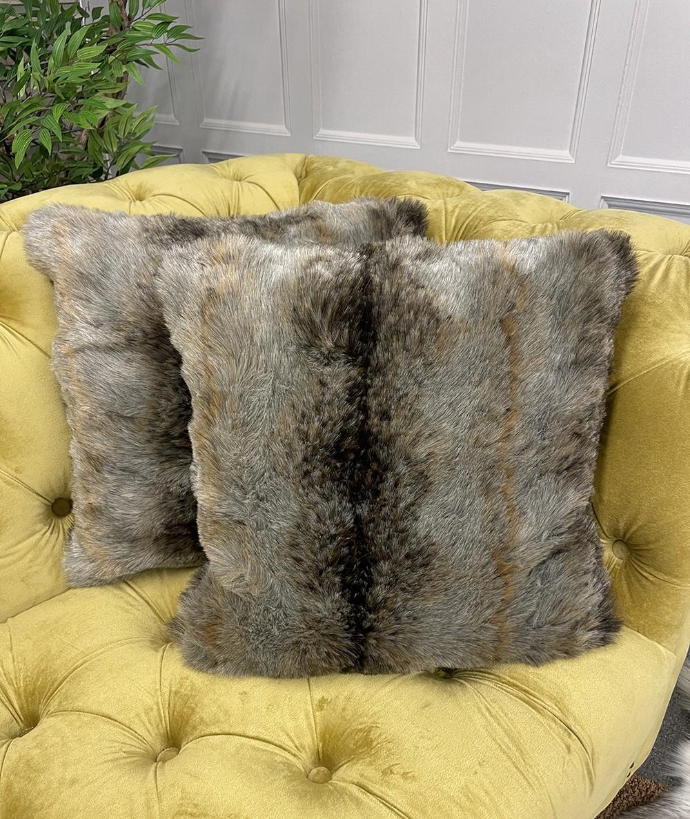 Grey Wolf, economy faux fur cushions