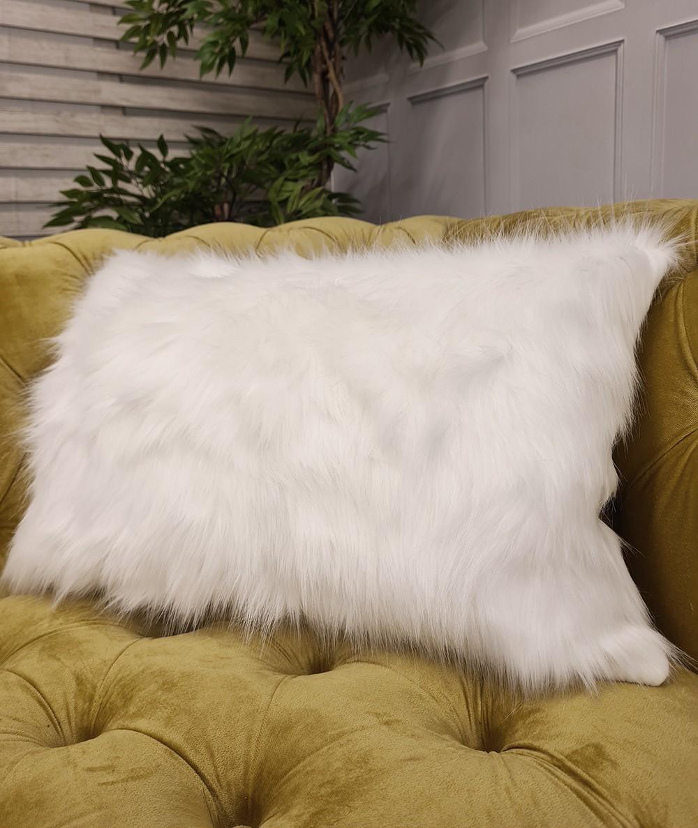 Rectangular fake fur cushion in off-white