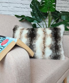 Economy faux fur rectangular cushions