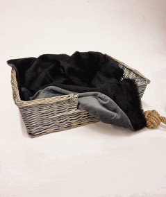 Black faux fur pet bed