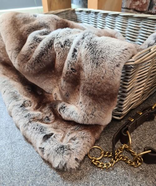 Luxury blanket in striped faux fur for dog beds