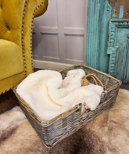 Richmond cream luxury faux fur pet blanket