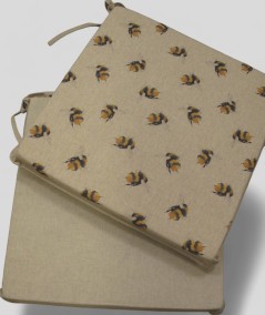 Small bee print reversible square shaped seat pads